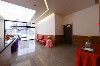 Hotel 九九商旅 Tchaj-čung Exteriér fotografie